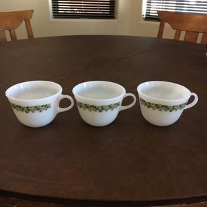 Set of 3 Pyrex Cups